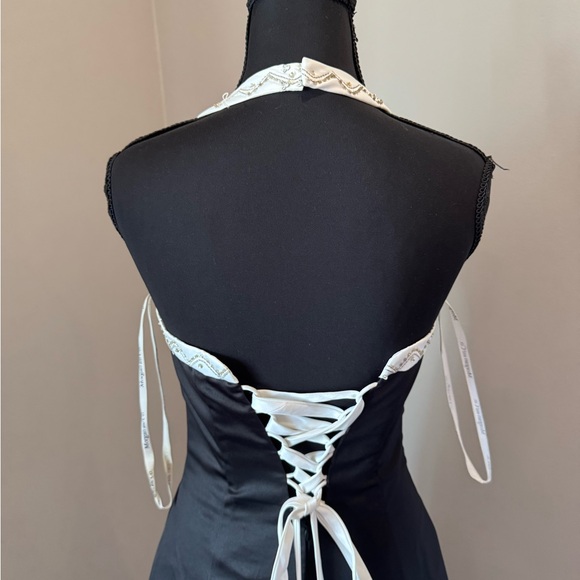 Morgan & Co. Strapless Black Dress with White Embroidery - Picture 4 of 8